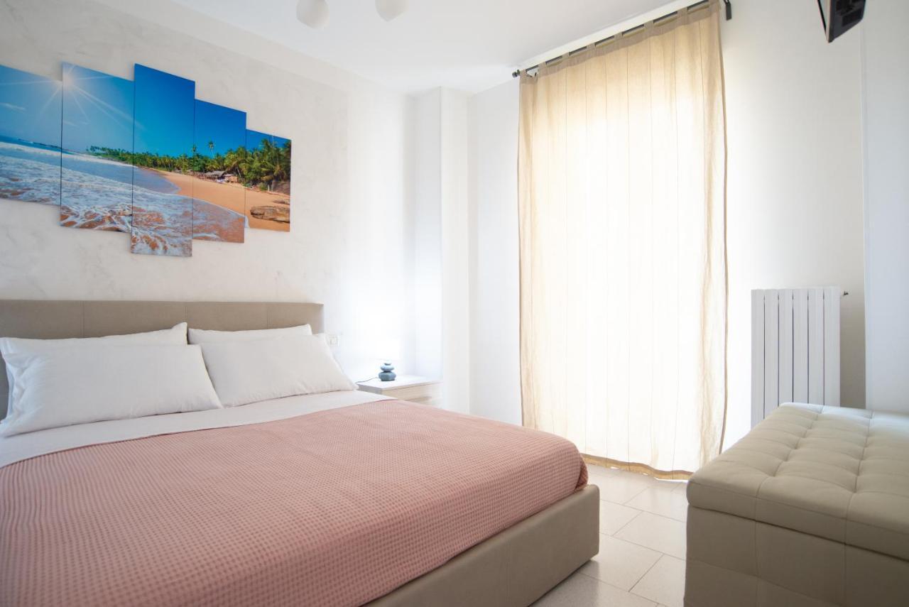 Chiale Holiday Apartments Поліньяно-а-Маре Екстер'єр фото